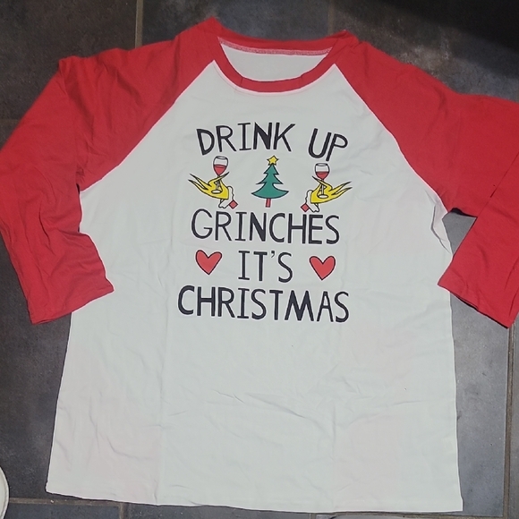 NWT Festive Red and White Christmas 'Drink Up Grinches' Holiday Seasonal Top XL - Picture 3 of 4